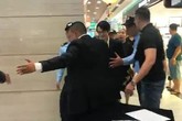 Sau sự cố "cháy vé" liveshow, Hà Anh Tuấn khiến fan 'bấn loạn' Sau sự cố "cháy vé" liveshow, Hà Anh Tuấn khiến fan 'bấn loạn'