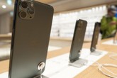 Dân buôn iPhone 11 phá giá lẫn nhau, đẩy giá xuống 'cận sàn' Dân buôn iPhone 11 phá giá lẫn nhau, đẩy giá xuống 'cận sàn'
