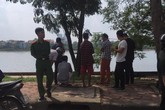 Lại phát hiện một thi thể nam thanh niên nổi trên hồ Linh Đàm Lại phát hiện một thi thể nam thanh niên nổi trên hồ Linh Đàm