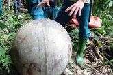 Tuyên Quang: Phát hiện 'vật thể lạ' rơi từ trên không xuống mặt đất Tuyên Quang: Phát hiện 'vật thể lạ' rơi từ trên không xuống mặt đất