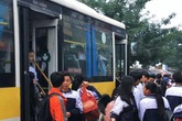 CSGT nói về việc xử lý xe buýt 60 chỗ chở gần 120 học sinh CSGT nói về việc xử lý xe buýt 60 chỗ chở gần 120 học sinh