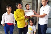 Báo Gia đình và Xã hội trao hơn 40 triệu đồng đến các hoàn cảnh khó khăn ở Nghệ An Báo Gia đình và Xã hội trao hơn 40 triệu đồng đến các hoàn cảnh khó khăn ở Nghệ An