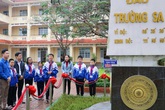 Ngôi trường có 16 lớp học mang tên các đảo ở Trường Sa, Hoàng Sa Ngôi trường có 16 lớp học mang tên các đảo ở Trường Sa, Hoàng Sa