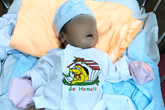 Bà ngoại rơi nước mắt, nghẹn ngào đến đón bé trai bị mẹ bỏ lại bệnh viện huyện sau khi sinh Bà ngoại rơi nước mắt, nghẹn ngào đến đón bé trai bị mẹ bỏ lại bệnh viện huyện sau khi sinh