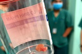 Vị 'khách không mời' khiến bé 3 tuổi khó thở kéo dài nhưng mẹ nhất quyết không cho bác sĩ nội soi Vị 'khách không mời' khiến bé 3 tuổi khó thở kéo dài nhưng mẹ nhất quyết không cho bác sĩ nội soi