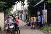 Cô gái bị cướp xe máy, kéo lê hàng chục mét Cô gái bị cướp xe máy, kéo lê hàng chục mét