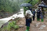 Yên Bái: Tìm kiếm 2 người bị lũ cuốn trôi đi qua suối Yên Bái: Tìm kiếm 2 người bị lũ cuốn trôi đi qua suối