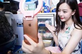 Ôm mộng làm giàu, giới trẻ đổ xô đến 'làng livestream' Ôm mộng làm giàu, giới trẻ đổ xô đến 'làng livestream'