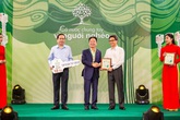 “Bầu Hiển” tiếp tục hỗ trợ 30 tỷ đồng cho người nghèo “Bầu Hiển” tiếp tục hỗ trợ 30 tỷ đồng cho người nghèo