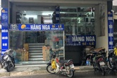 Có một "thủ phủ" chuyên bán hàng xách tay Hà Nội: Mua gì có đó, giá rẻ chỉ bằng 1/2 hàng nhập khẩu chính ngạch Có một "thủ phủ" chuyên bán hàng xách tay Hà Nội: Mua gì có đó, giá rẻ chỉ bằng 1/2 hàng nhập khẩu chính ngạch
