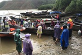 Tranh thủ từng giờ, từng ngày để thông tuyến đường 71 vào Rào Trăng 3 Tranh thủ từng giờ, từng ngày để thông tuyến đường 71 vào Rào Trăng 3