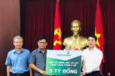 Vietcombank ủng hộ 11 tỷ đồng, chung tay cùng cán bộ, chiến sỹ và đồng bào miền Trung vượt qua khó khăn trước thiên tai, lũ lụt Vietcombank ủng hộ 11 tỷ đồng, chung tay cùng cán bộ, chiến sỹ và đồng bào miền Trung vượt qua khó khăn trước thiên tai, lũ lụt