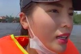 Thuyền cứu trợ của Hoa hậu Kỳ Duyên bị lật Thuyền cứu trợ của Hoa hậu Kỳ Duyên bị lật