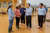 Bộ GD&ĐT kêu gọi các nhà xuất bản, nhà hảo tâm cung cấp sách vở cho học sinh vùng lũ lụt miền Trung Bộ GD&ĐT kêu gọi các nhà xuất bản, nhà hảo tâm cung cấp sách vở cho học sinh vùng lũ lụt miền Trung