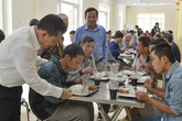 Bữa ăn ấm lòng của 314 người lang thang giữa lòng Hà Nội Bữa ăn ấm lòng của 314 người lang thang giữa lòng Hà Nội