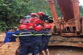 Cứu hộ ở Rào Trăng 3: Nối lại công tác tìm kiếm sau 1 ngày tạm dừng Cứu hộ ở Rào Trăng 3: Nối lại công tác tìm kiếm sau 1 ngày tạm dừng