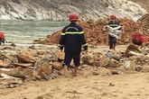 Cứu hộ ở Rào Trăng 3: Lực lượng tìm kiếm rút khỏi hiện trường để tránh bão Cứu hộ ở Rào Trăng 3: Lực lượng tìm kiếm rút khỏi hiện trường để tránh bão