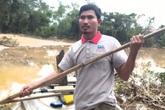 "Người hùng" Hà Tĩnh cứu hàng trăm người dân trong lũ dữ "Người hùng" Hà Tĩnh cứu hàng trăm người dân trong lũ dữ