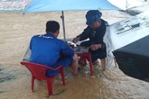 Xót xa hình ảnh hoang tàn của người dân Quảng Ngãi khi mắt bão đi qua Xót xa hình ảnh hoang tàn của người dân Quảng Ngãi khi mắt bão đi qua