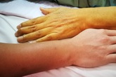 Lo lắng vì bỗng nhiên bị u gan, ai ngờ mắc loại bệnh "khó nói" từ món ăn triệu người Việt ưa thích Lo lắng vì bỗng nhiên bị u gan, ai ngờ mắc loại bệnh "khó nói" từ món ăn triệu người Việt ưa thích