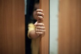 Hốt hoảng khi con nghịch vùng kín Hốt hoảng khi con nghịch vùng kín