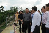 Chùm ảnh khẩn trương sửa chữa cầu chợ Chùa - nơi xảy ra vụ tai nạn khiến 5 người tử vong Chùm ảnh khẩn trương sửa chữa cầu chợ Chùa - nơi xảy ra vụ tai nạn khiến 5 người tử vong