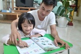 Cha mẹ dạy con học mỗi tối là 'phản giáo dục' Cha mẹ dạy con học mỗi tối là 'phản giáo dục'