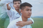 Nam sinh 10 năm cõng bạn đến trường thiếu 0,25 điểm vào ĐH Y Hà Nội, đôi bạn tạm thời chia xa Nam sinh 10 năm cõng bạn đến trường thiếu 0,25 điểm vào ĐH Y Hà Nội, đôi bạn tạm thời chia xa