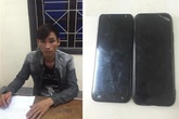 Đến nhà bạn chơi, “xơi” 2 điện thoại Đến nhà bạn chơi, “xơi” 2 điện thoại