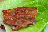 Ướp thịt ba chỉ vàng ươm, giòn bì, thịt thơm mềm hết ý lại siêu dễ ai cũng làm được Ướp thịt ba chỉ vàng ươm, giòn bì, thịt thơm mềm hết ý lại siêu dễ ai cũng làm được