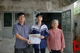 Trao hơn 30 triệu đến hoàn cảnh nam sinh lớp 11 mất cả bố lẫn mẹ Trao hơn 30 triệu đến hoàn cảnh nam sinh lớp 11 mất cả bố lẫn mẹ