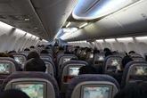 Sự thật về nơi bẩn nhất trên máy bay sẽ khiến bạn cảm thấy sốc Sự thật về nơi bẩn nhất trên máy bay sẽ khiến bạn cảm thấy sốc