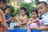 Truyền thông "mưa dầm thấm lâu" đặng phá vỡ quan niệm "ưa thích con trai" Truyền thông "mưa dầm thấm lâu" đặng phá vỡ quan niệm "ưa thích con trai"