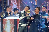 Rap Việt: Vượt mặt G.Ducky, Dế Choắt xuất sắc giành ngôi vị Quán quân Rap Việt: Vượt mặt G.Ducky, Dế Choắt xuất sắc giành ngôi vị Quán quân