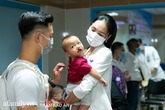 Xúc động câu nói nhắn gửi em bé hở hàm ếch trước giờ phẫu thuật: "Cố lên con, con sắp được mỉm cười rồi!" Xúc động câu nói nhắn gửi em bé hở hàm ếch trước giờ phẫu thuật: "Cố lên con, con sắp được mỉm cười rồi!"