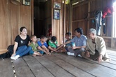 Chuyện của những nhà giáo đang gieo chữ, trồng người giữa đại ngàn Trường Sơn Chuyện của những nhà giáo đang gieo chữ, trồng người giữa đại ngàn Trường Sơn