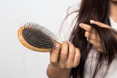 Bí quyết giữ mái tóc dày và bồng bềnh với thời gian bất chấp tuổi tác! Bí quyết giữ mái tóc dày và bồng bềnh với thời gian bất chấp tuổi tác!