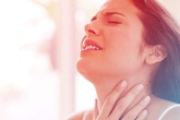 Hiểm họa khôn lường khi chữa viêm họng sai cách, sai thuốc Hiểm họa khôn lường khi chữa viêm họng sai cách, sai thuốc