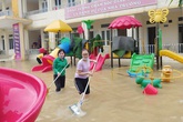 Giáo viên, phụ huynh xuyên đêm dọn dẹp trường lớp sau lũ Giáo viên, phụ huynh xuyên đêm dọn dẹp trường lớp sau lũ