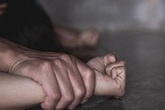 Xâm hại bé gái 12 tuổi, thầy giáo cấp 2 sẽ “trả giá” cay đắng đến mức nào? Xâm hại bé gái 12 tuổi, thầy giáo cấp 2 sẽ “trả giá” cay đắng đến mức nào?