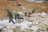 Cận cảnh chó nghiệp vụ được đưa vào hiện trường ở Rào Trăng 3 Cận cảnh chó nghiệp vụ được đưa vào hiện trường ở Rào Trăng 3