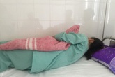 Người phụ nữ bị hành hung trong tình trạng lõa thể Người phụ nữ bị hành hung trong tình trạng lõa thể