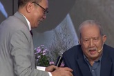 Chân dung nghệ sĩ khiến MC Lại Văn Sâm phải phá lệ, cúi đầu lạy làm sư phụ Chân dung nghệ sĩ khiến MC Lại Văn Sâm phải phá lệ, cúi đầu lạy làm sư phụ