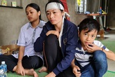 Quảng Bình: Người đàn ông phụ hồ qua đời vì kiệt sức trong lũ dữ, cả xóm nghèo ám ảnh đôi mắt thẫn thờ của 2 đứa trẻ thơ Quảng Bình: Người đàn ông phụ hồ qua đời vì kiệt sức trong lũ dữ, cả xóm nghèo ám ảnh đôi mắt thẫn thờ của 2 đứa trẻ thơ