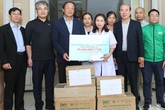 Báo Gia đình và Xã hội cùng các nhà tài trợ chia sẻ khó khăn với người dân vùng lũ Quảng Trị Báo Gia đình và Xã hội cùng các nhà tài trợ chia sẻ khó khăn với người dân vùng lũ Quảng Trị