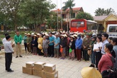 Báo Gia đình và Xã hội sẻ chia với đồng bào bị bão lũ 3 tỉnh miền Trung Báo Gia đình và Xã hội sẻ chia với đồng bào bị bão lũ 3 tỉnh miền Trung