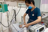 Bé sơ sinh bị bỏ rơi trong bệnh viện Thủ Đức: Bà nội sẽ đón cháu về Bé sơ sinh bị bỏ rơi trong bệnh viện Thủ Đức: Bà nội sẽ đón cháu về