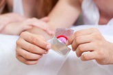 Sử dụng bao cao su hiện đại, có chất lượng giúp phòng tránh thai và các bệnh lây truyền qua đường tình dục Sử dụng bao cao su hiện đại, có chất lượng giúp phòng tránh thai và các bệnh lây truyền qua đường tình dục