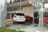 Vụ người phụ nữ tông vào showroom ô tô: Tài xế lái thử xe, nạn nhân đã tử vong Vụ người phụ nữ tông vào showroom ô tô: Tài xế lái thử xe, nạn nhân đã tử vong