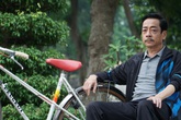 NSND Hoàng Dũng sụt cân, di chuyển khó khăn khi tham gia phim mới NSND Hoàng Dũng sụt cân, di chuyển khó khăn khi tham gia phim mới